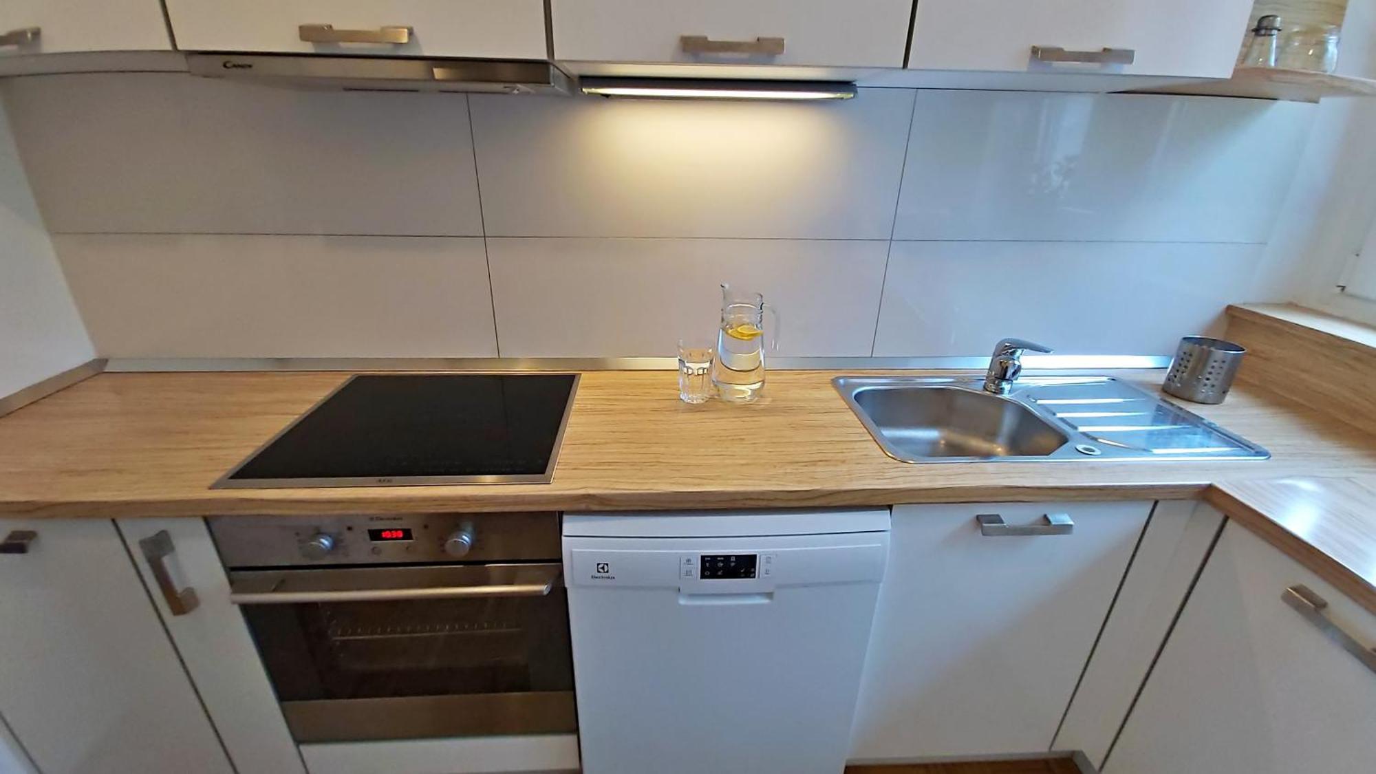 Apartment Anita โอมิช ห้อง รูปภาพ